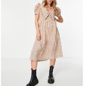Monki floral print tiered midi dress w/ collar detail in multi floral print XS